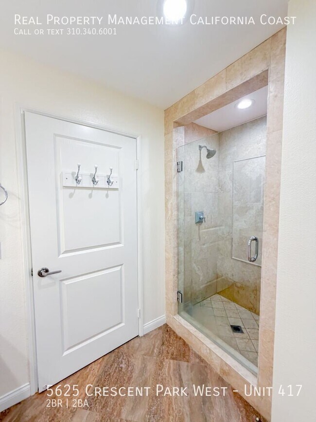 Foto del edificio - 5625 Crescent Prk W