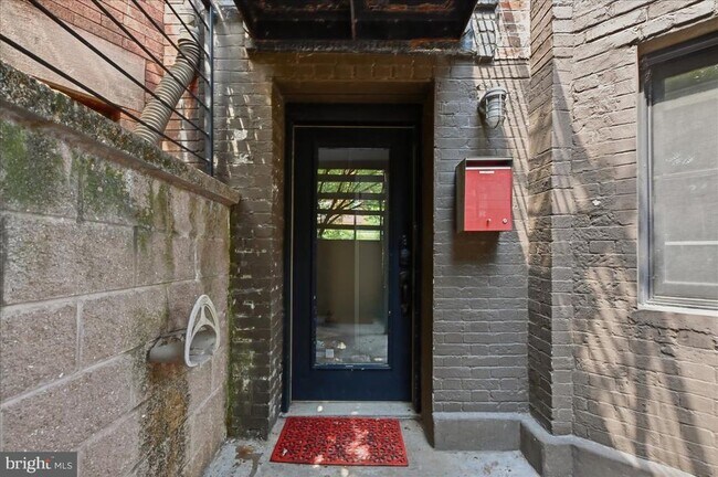 Foto del edificio - 3222 13th St NW