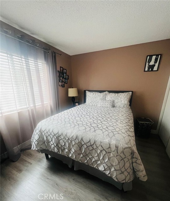 Foto principal - 11150 Glenoaks Blvd