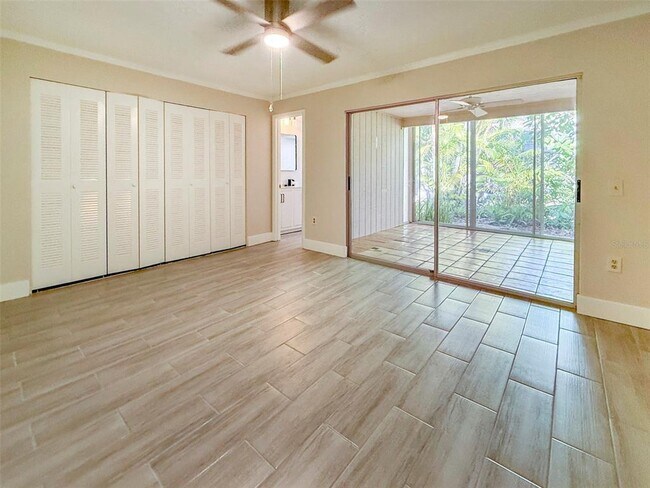 Foto del edificio - 4958 Village Garden Dr