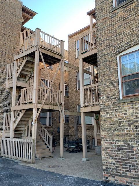 Building Photo - 208 15th St