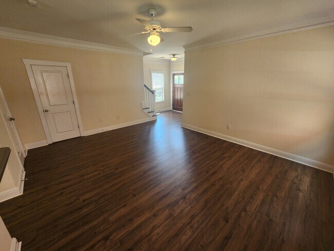 Foto del edificio - 2150 Lakeside Dr