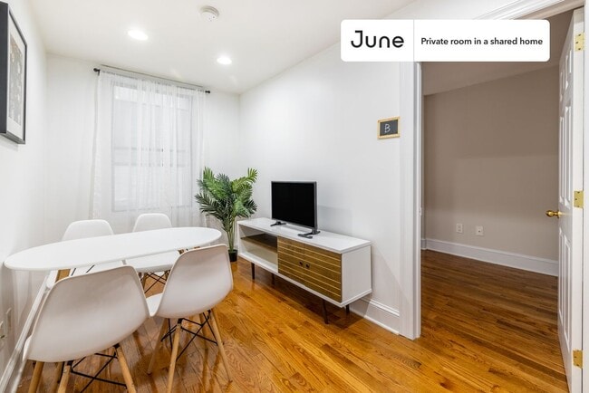 Foto del edificio - Room in Shared 2 bed/1 bath home