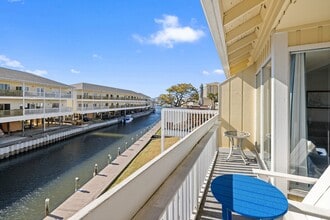 Building Photo - 775 Gulf Shore Dr