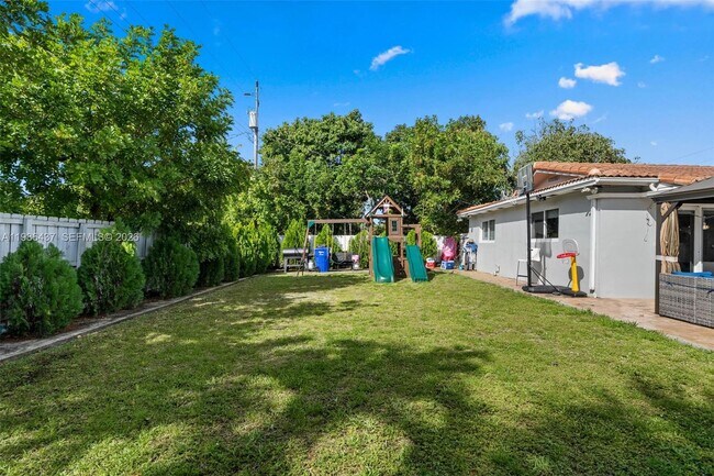 Foto del edificio - 4306 Johnson St