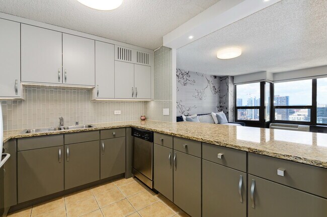 Building Photo - 30 E Huron St