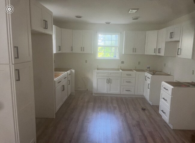 Foto del edificio - 1808B Ashwood Ave