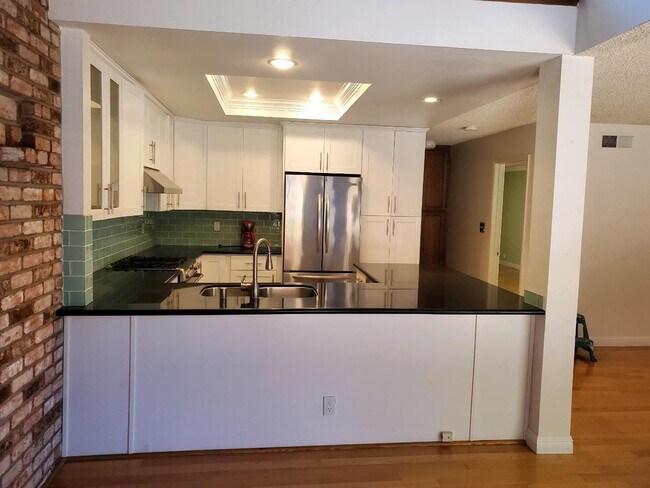 Foto del edificio - 1456 Sierraville Ave