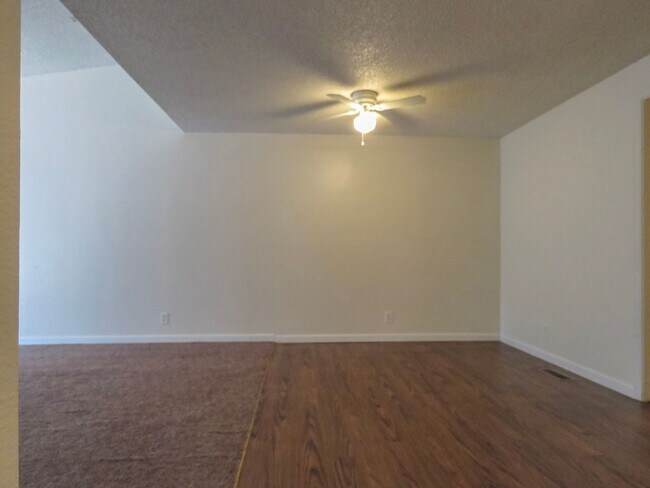 Foto del edificio - 1021 Swingwood Dr NE