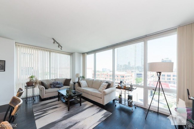 Building Photo - 2 br, 2 bath Condo - 757 N Orleans St Apt 611