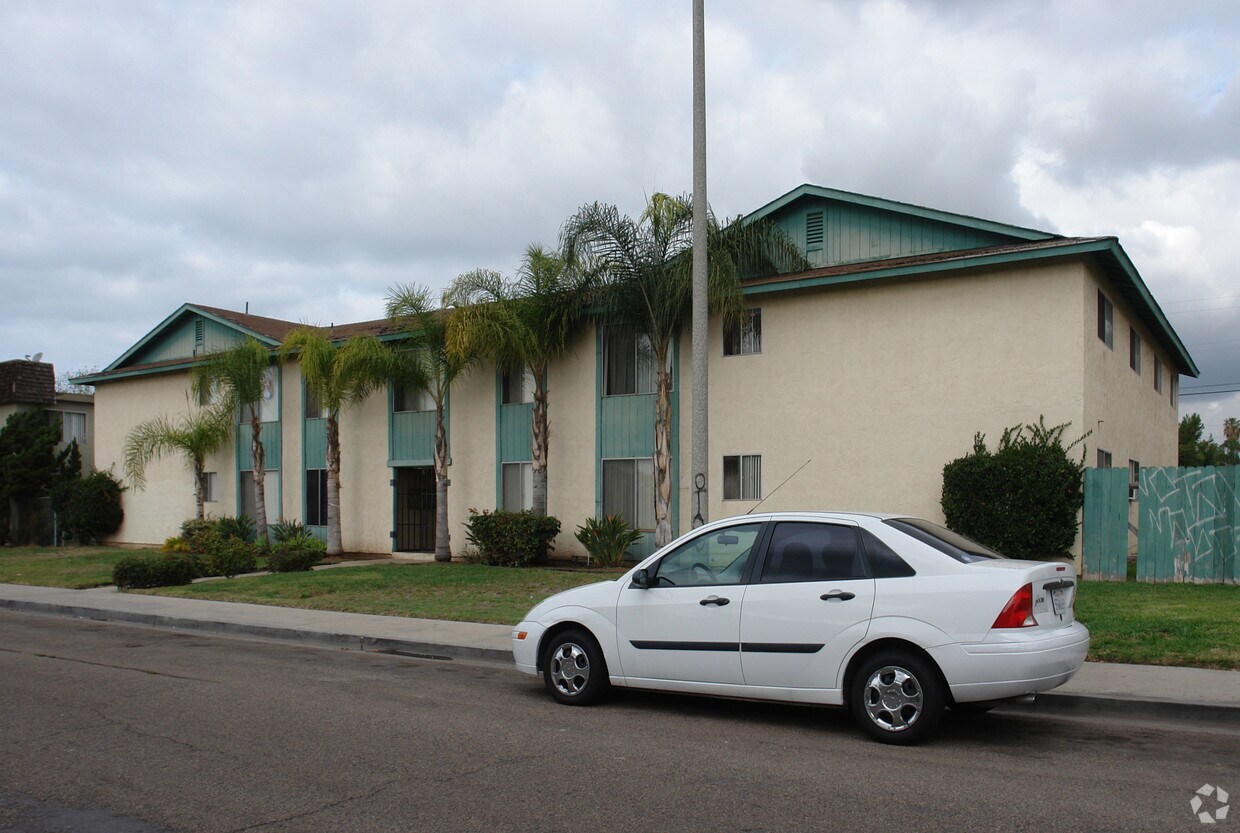 Building Photo - 388 Zenith St