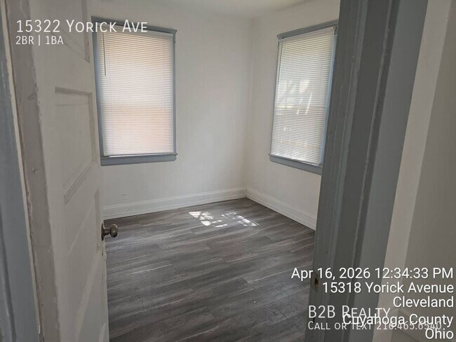 Foto del edificio - 15322 Yorick Ave