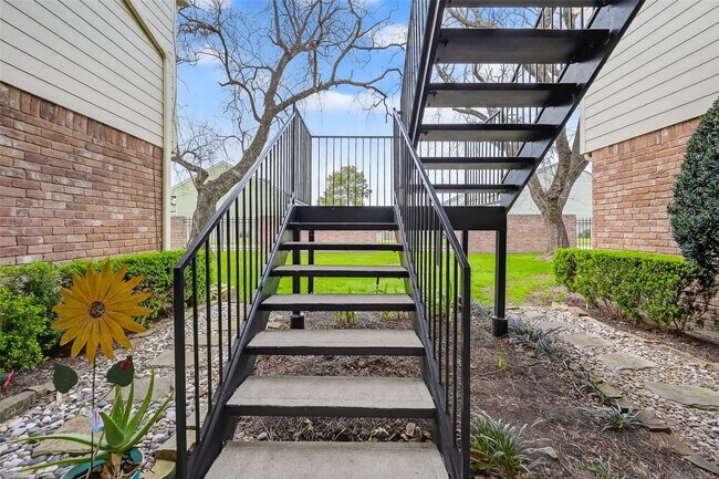 Building Photo - 14555 Wunderlich Dr