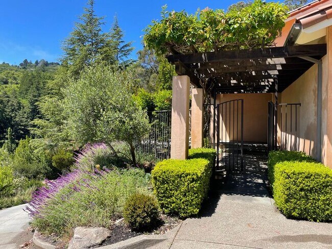 Foto del edificio - 528 Montford Ave