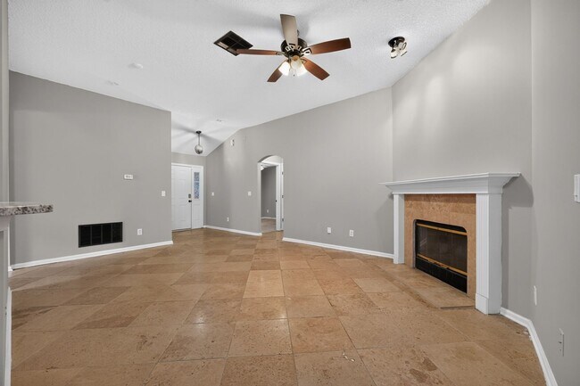 Foto del edificio - 863 Timberjack Ct