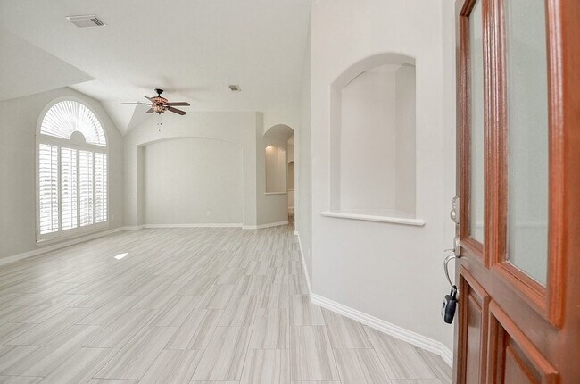 Building Photo - 20211 Canyon Ridge Ct