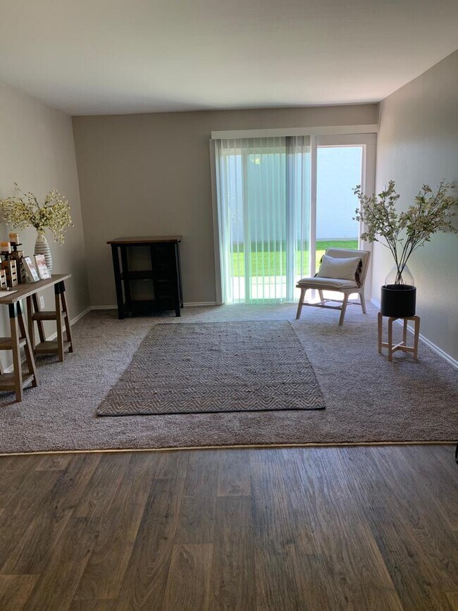 Estrella at Kiest Apartments Dallas, TX