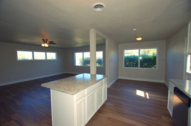 Foto del edificio - Completely Renovated 3/2 Close to Texas Tech