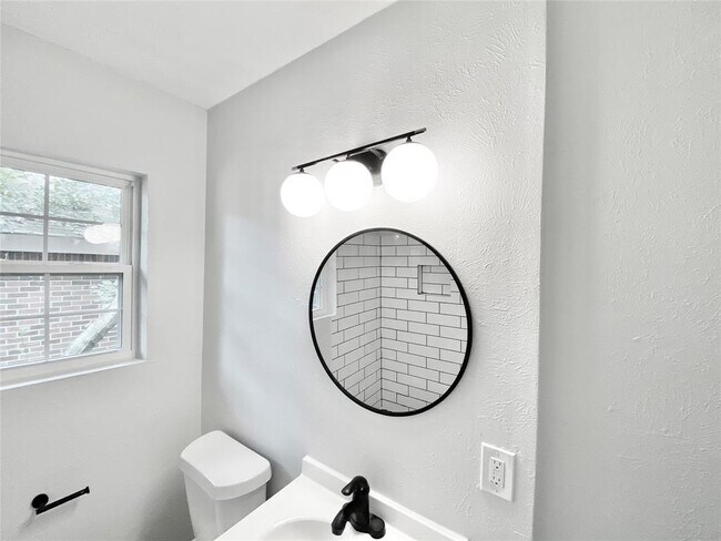 Foto del edificio - 923 Fernwood Ave