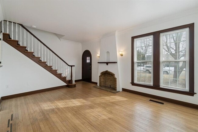 Photo - 1905 N Brauer Ave House