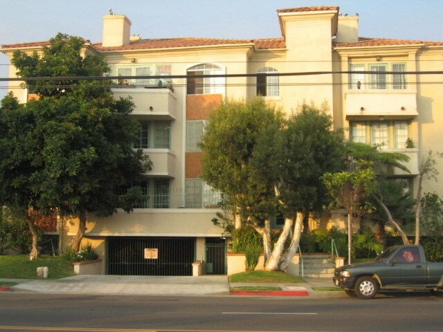 Foto del edificio - 4230 S Centinela Ave