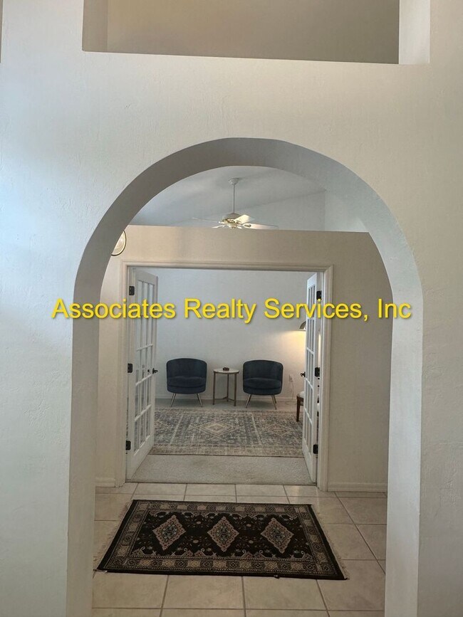 Building Photo - Beautiful 4 Bedroom/3 Bathroom in BROADMOOR!