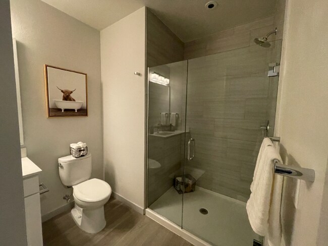 Building Photo - 200 Grant St