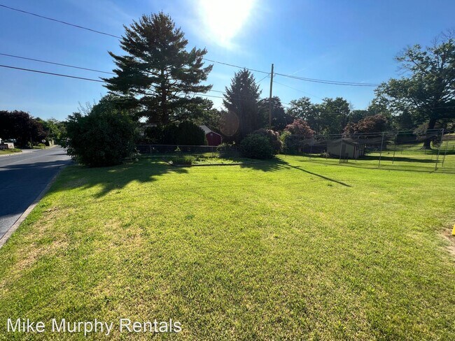Building Photo - 3 br, 1 bath House - 300 Fishburn St