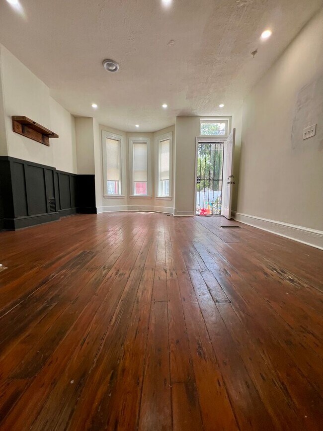 Building Photo - Stunning 3-Bedroom Townhome in Germantown!...