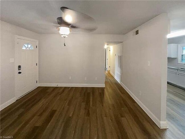 Building Photo - 4043 Larkspur Pl