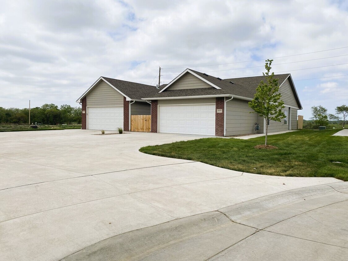 Foto principal - 5474 N Colburn Ct