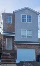 Building Photo - 307 Smith St