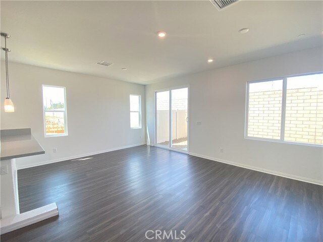 Foto del edificio - 208 Bonita Ln
