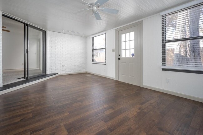 Foto del edificio - 3721 Southwind Ct