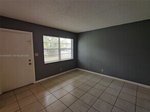 Building Photo - 5156 NE 6th Ave