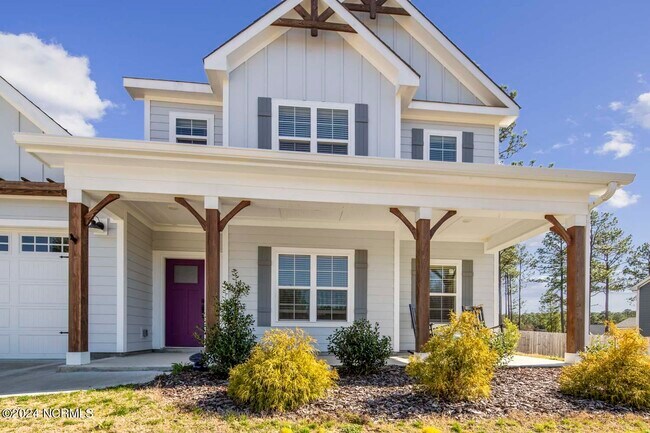 Building Photo - 137 Amelia Dr