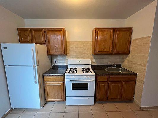 Primary Photo - 1 bedroom in BRONX NY 10456