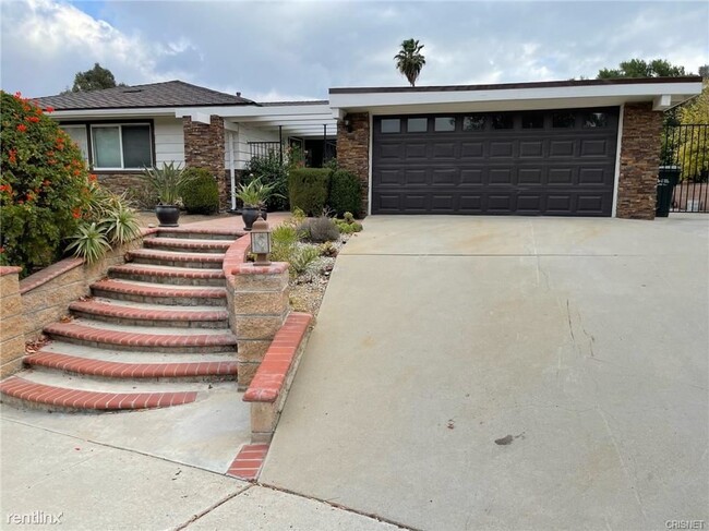 Building Photo - 4 br, 2.5 bath House - 1566 Calle Artigas