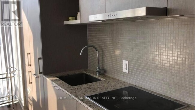 Building Photo - 100 Harbour St