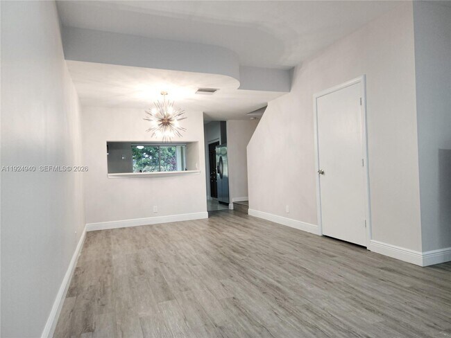 Foto del edificio - 34 Key W Ct