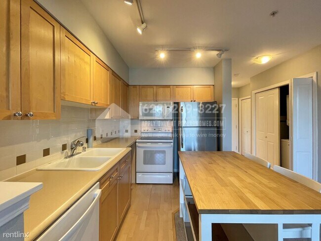 Building Photo - Studio, 1 bath Condo - 1525 Northwest 57th...