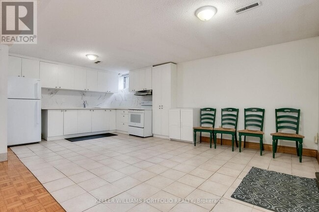 Building Photo - 20 Montesson St