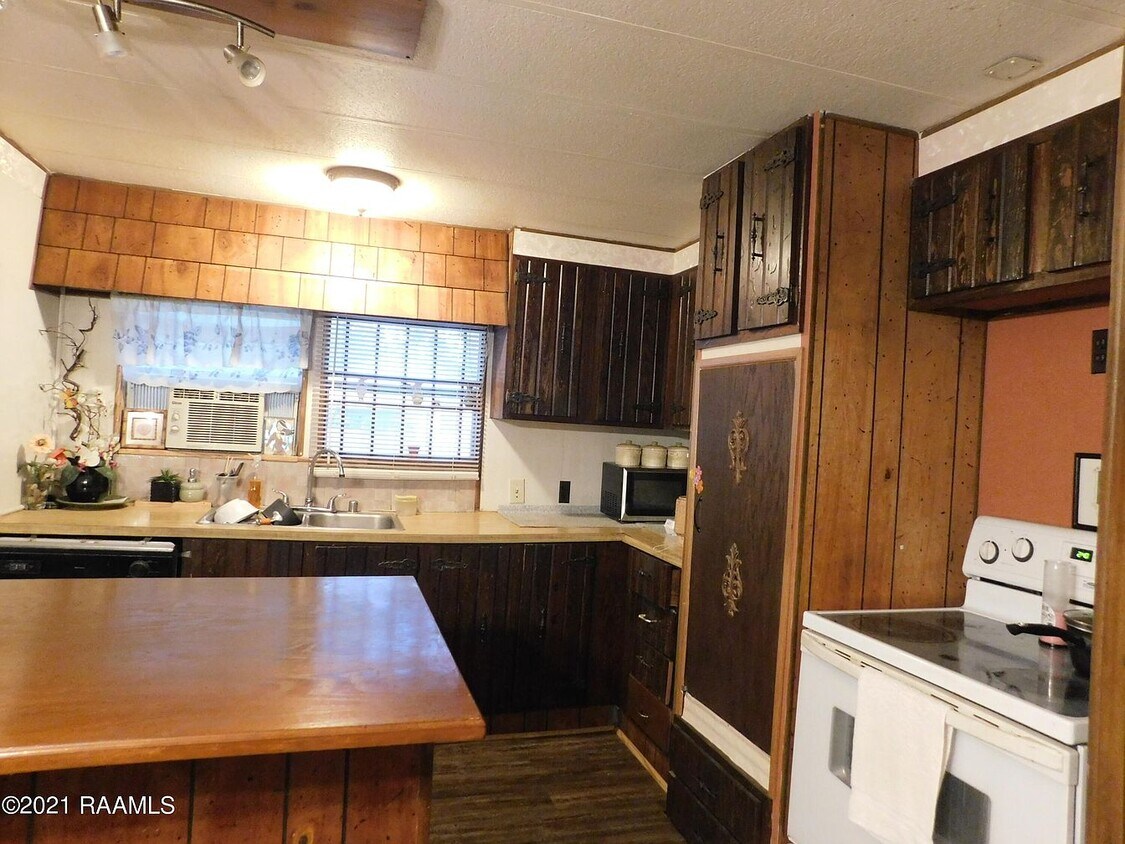 1513 Saint Joseph St Unit A, New Iberia, LA 70560 Condo for Rent in