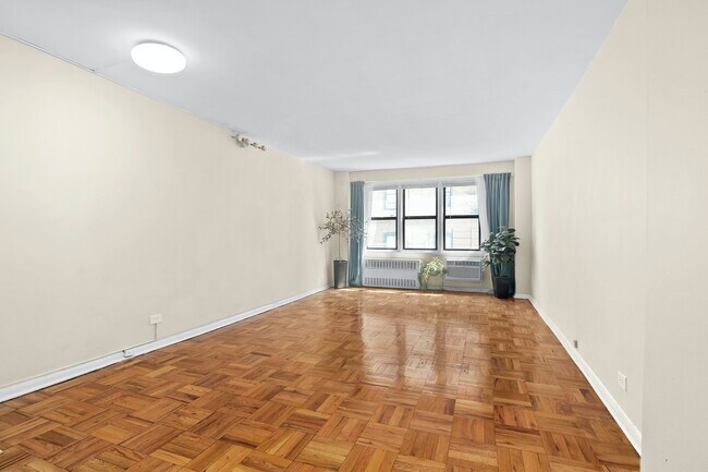 Building Photo - 31-41-31 73rd St