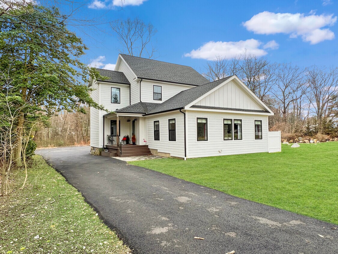 Primary Photo - 968 Westover Rd