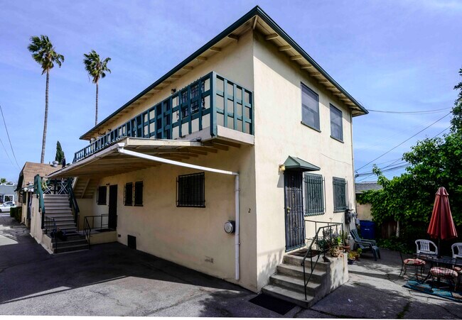 Foto del edificio - 835 N Wilton Pl