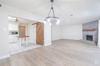 Building Photo - 742 Brentwood Pl