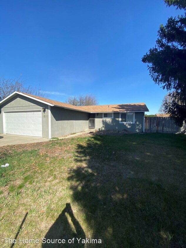 Primary Photo - 3 br, 2 bath House - 1511 S. 73rd Ave