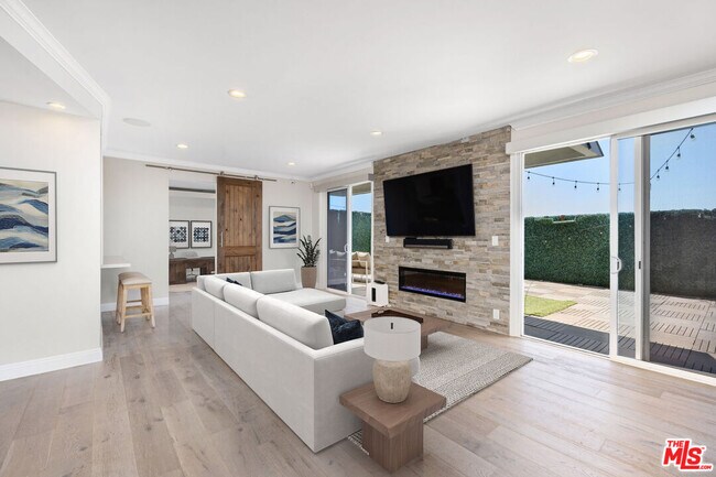 Foto del edificio - 5974 Buckingham Pkwy