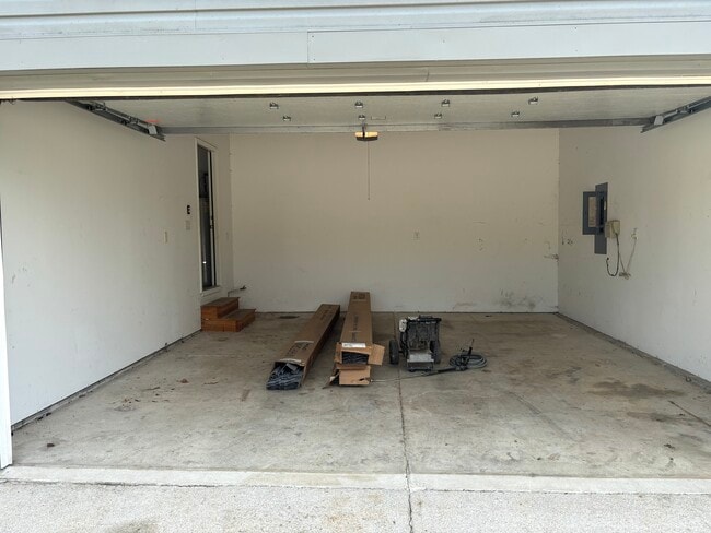 Building Photo - 950 Deer Field Dr